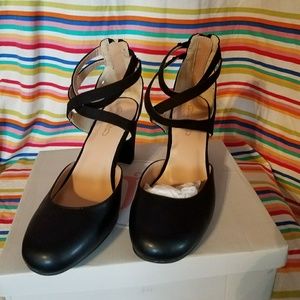 Journee collection Ankle strap black shoes